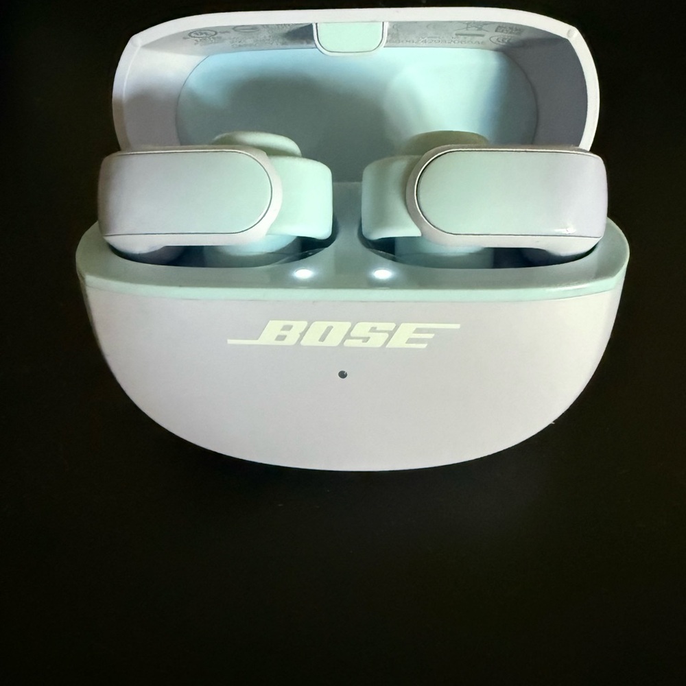 Bose Ultra Open Earbuds in Chilled Lilac - Picture 5 of 6